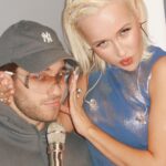 Klavdiya Vysokova Instagram - На первых фотках я ещё не знала, что вечер закончится предложением… 🤭💍 P.S. Ближайший сольник послезавтра (28.02) в Архангельске, ждем вас 💋 Kazan, Tatarstan