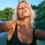 Klavdiya Vysokova Instagram - Мужчины, невероятные, с праздником 🎾💚 Спасибо за то, что вы есть! За то, что любите, вдохновляете, учите, смешите, поддерживаете, защищаете и иногда бесите - без вас никуда!!! 💋 LOVE!
