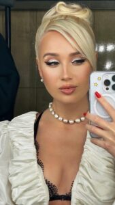 Klavdiya Vysokova Instagram - До/после… 💪🏼🤯 Как вам результат?