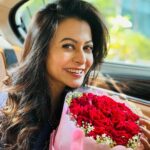 Koel Mallick Instagram – …cause I just got a bouquet!!! Love ❤️ 💐💃💕😍🌹
#roseday #love #happiness #life #blessings
