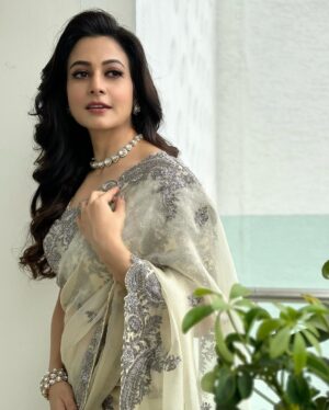 Koel Mallick Instagram - My love is white 🤍🫶
#love #happiness #purity #heart #soul