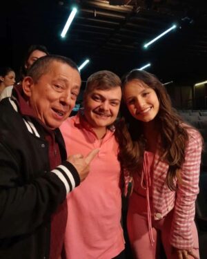 Konstantino Atanassopolus Instagram - Foi muito bom reencontrar a Lari. Hj fui assistir a peça @oamorpassouporaqui_emcartaz que está em cartaz no teatro UOL, no shopping pátio Higienópolis! Super recomendo!!!