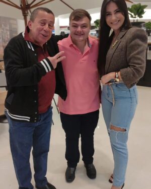 Konstantino Atanassopolus Instagram - Foi muito bom reencontrar a Lari. Hj fui assistir a peça @oamorpassouporaqui_emcartaz que está em cartaz no teatro UOL, no shopping pátio Higienópolis! Super recomendo!!!