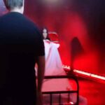 Konstantino Atanassopolus Instagram - Decoração incrível com atriz interpretando a mãe do filme (O nascimento do mal)