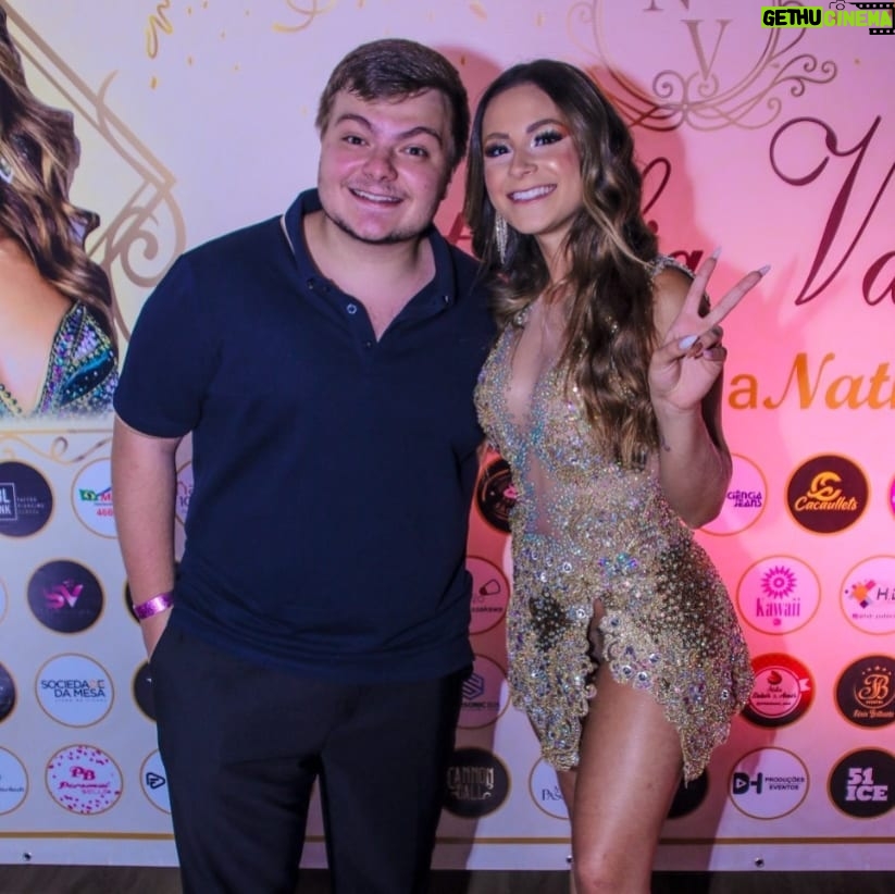 Konstantino Atanassopolus Instagram - Mais algumas fotos da festa de 1M de seguidores da Nathalia Valente. Uma festa top!!! 🎉🎊🔥