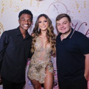Konstantino Atanassopolus Instagram - Mais algumas fotos da festa de 1M de seguidores da Nathalia Valente. Uma festa top!!! 🎉🎊🔥