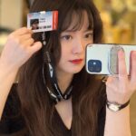 Koo Hye-sun Instagram - 배우/감독 구혜선입니다. 몸도 마음도 건강하기 위해 노력하고 있어요. 여기는 부산국제영화제입니다.^^이따 봐요!