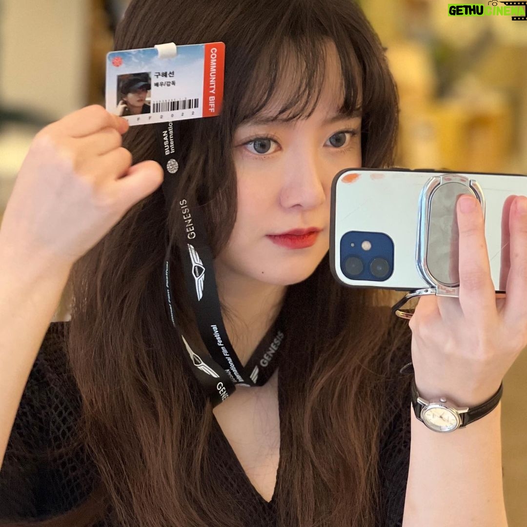 Koo Hye-sun Instagram - 배우/감독 구혜선입니다. 몸도 마음도 건강하기 위해 노력하고 있어요. 여기는 부산국제영화제입니다.^^이따 봐요!