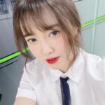 Koo Hye-sun Instagram - 계절학기 수업중이여요. 학생복 차림으로 도서관에서 사부작 사부작.