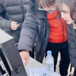 Koo Hye-sun Instagram - 새벽에 드리는 러브레터 2편) 23살때 처음 영화를 시작하여 6편에 단편과 3편의 장편. 2편의 광고를 연출한 쿠감독입니다. 어언 연출자가 된지도 16년이 흘렀네요. 제가 얼굴은 아직 쓸만하고(?)어려보여도(?) 곧 마흔을 앞두고 있어 그런지. 이제 감독으로 또 한 인간으로 저의 식구들에게 존중받고 있음에 진심으로 감개무량하고요. 저 또한 프로젝트에 수장으로써 스텝분들을 무한 신뢰하니 우리의 현장은 진실로 충만하다는 생각이 들어 행복합니다. (쑥스럽..)묵묵히 곁에 있어준 나의 10년 지기 스텝들! 사랑하는 나의 아재들! 언제나 고맙습니다. 이번 TRY광고를 진행하며 저의 전화 한통에 머뭇거림 없이 다시금 자신의 바쁜 일정을 쪼개어 소중한 시간을 희생하고! 모두 모여준 나의 아재들. 그 의리에 감사하고 또 오래오래 함께 작업하길 바라는 마음입니다. p.s 나의 든든한 어깨이자 오른팔이신 윤주환 촬영 감독님, 어디서든 어떤 강풍이든 다 막아주시는 전병윤 조명 감독님, 정이 참 많은 나의 시어머니(?)이자 늘 내 편인 현정훈 편집감독님, 역시! 디테일! 만능!이시훈 미술감독님, 일잘러와 통찰러의 달인 최서영 피디님. 나의 뮤즈이자 천재 아티스트 최인영 음악감독님! 그리고 이번 프로젝트는 참여하지 못하였지만 나를 가장 열받게하고 내가 가장 괴롭히는(만나면 하루 열두번씩 투닥거리지만 가끔 매우 친함) 애증의 고석동!!!!!(조감독님),내가 좋으면서 싫은척하는 츤데레 능력자 김용구 녹음기사님 등등...이들은 모두 구혜선 감독과 종신계약이니 그리들 아시길요. 협박중이나 그럼에도 추앙합니다.