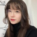 Koo Hye-sun Instagram – 방송 재밌게 보셨나요? 저는 편집하느라 밤샘하고 있는데요. 아침 일찍 수업이 있어서 조금 자려고요…zzZ 아참! 안경을 바꿨어요! ㅎ___ㅎ;;;(최애 아이템♥️)