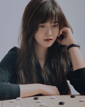 Koo Hye-sun Instagram - 월간 바둑 11월호. B컷.