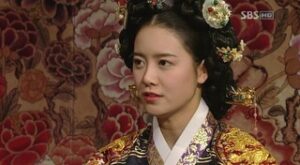 Koo Hye-sun Instagram - 스물 셋. 국모였던 시절.