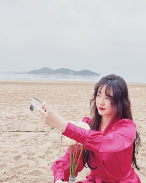 Koo Hye-sun Instagram - 쿠감독과 쿠배우. 트라이cf 현장.