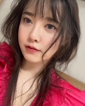 Koo Hye-sun Instagram - 오랜만에 광고의상 피팅중인데요. 무슨 광고일까요.