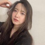 Koo Hye-sun Instagram - 위 작품은 국내 NFT 프로젝트 ‘메타캣 유니버스(Meta Cats Universe)’의 NFT 캐릭터와 저의 그림 '무제'를 콜라보레이션한 작품이고요. 오는 2월 11일부터 1만개의 CARD ART와 3천개의 Signed ART를 선보여 드릴 계획이여요. (똥깡아지 쌈이와 오늘도 밤샘 작업즁)