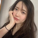Koo Hye-sun Instagram - 위 작품은 국내 NFT 프로젝트 ‘메타캣 유니버스(Meta Cats Universe)’의 NFT 캐릭터와 저의 그림 '무제'를 콜라보레이션한 작품이고요. 오는 2월 11일부터 1만개의 CARD ART와 3천개의 Signed ART를 선보여 드릴 계획이여요. (똥깡아지 쌈이와 오늘도 밤샘 작업즁)