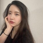 Koo Hye-sun Instagram - 위 작품은 국내 NFT 프로젝트 ‘메타캣 유니버스(Meta Cats Universe)’의 NFT 캐릭터와 저의 그림 '무제'를 콜라보레이션한 작품이고요. 오는 2월 11일부터 1만개의 CARD ART와 3천개의 Signed ART를 선보여 드릴 계획이여요. (똥깡아지 쌈이와 오늘도 밤샘 작업즁)