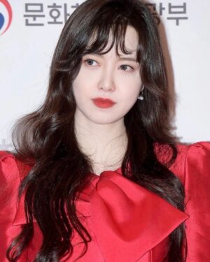 Koo Hye-sun Instagram - 작년에 이어 올해도 춘사국제영화제(제26회)심사위원으로 참여하게되었는데요. 수많은 분들의 노고의 감사드리며 언제나 영화제의 번창을 기원하겠습니다.