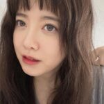 Koo Hye-sun Instagram - 집요하게 신작 작업중. 노란색이 마음에 들어요.