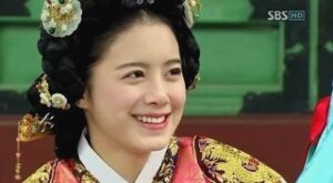 Koo Hye-sun Instagram - 스물 셋. 국모였던 시절.