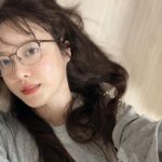 Koo Hye-sun Instagram - 안경을 바꿔봤어요.