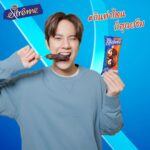 Korapat Kirdpan Instagram - Extreme ขนาดไหนให้ดูที่ลีลาท่าทางนะคับ!! 😎 ออกใหม่!! รสใหม่!! ลองกันรึยังครับ!! ไอศกรีม Extreme Nama Almond Two Tone 💫 💭 อร่อยสุดตรีม ด้วยเนื้อไอศกรีมเป็นแบบทูโทน ทั้งช็อกโกแลตและวานิลลา เคลือบด้วยดาร์กช็อกโกแลตนามะ ที่เป็นซิกเนเจอร์ของไอศกรีมเอ็กซ์ตรีม 💥 ให้ความรู้สึกถึงความซอฟท์ นุ่ม ละมุนลิ้น กัดแล้วไม่แตก และตัวเคลือบไอศกรีม ยังมีชิ้นเนื้ออัลมอนด์ ที่ให้ความอร่อยกรุบกรอบควบคู่ไปกับดาร์กช็อกโกแลต ที่มาในลุคใหม่ ดูพรีเมียม โมเดิร์น น่ากินกว่าเดิม 100% ไม่ว่าจะกินท่าไหนก็สุดตรีม อร่อยกันได้แล้วที่ 7-Eleven ทุกสาขาเลย 💙 #NestleExtreme #เอ็กซ์ตรีมนามะอัลมอนด์ทูโทน #เป็นคุณให้สุดตรีม #กินท่าไหนกสุดตรีม #อร่อยมว๊ากกก