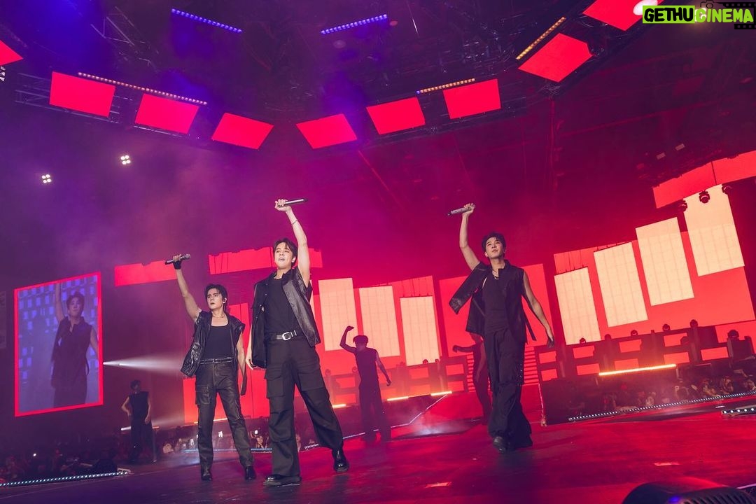 Korapat Kirdpan Instagram - ขอบคุณอะไรก็ตามที่ทำสิ่งเหล่านี้มันเกิดขึ้น #LOLFanFest2023