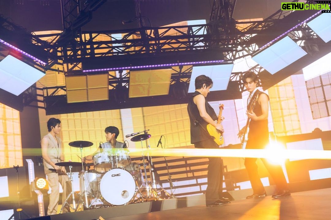 Korapat Kirdpan Instagram - ขอบคุณอะไรก็ตามที่ทำสิ่งเหล่านี้มันเกิดขึ้น #LOLFanFest2023