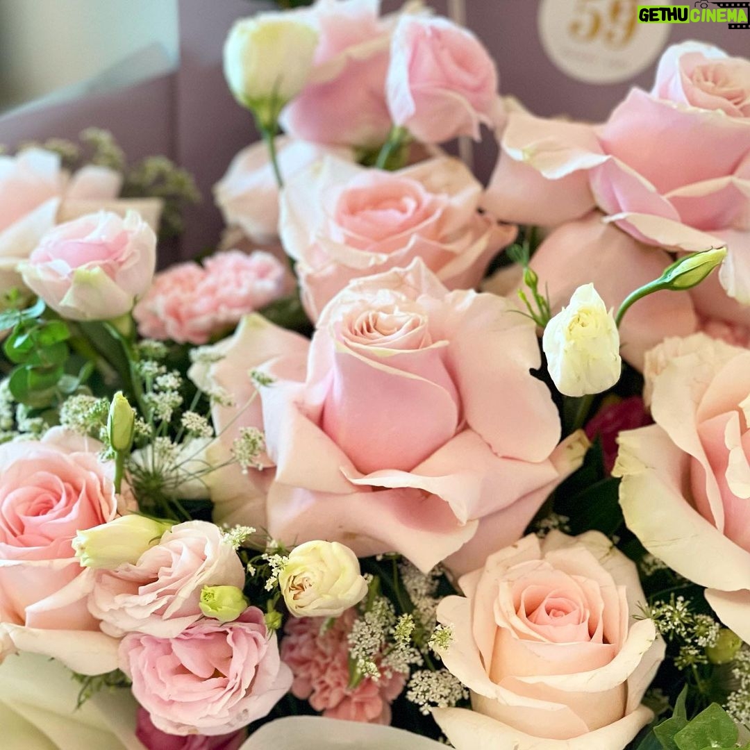 Kris Aquino Instagram - these flowers arrived late afternoon yesterday and i failed to thank nicole & james… they own @delidropph and the flowers arrived with their delivery (i’ve ordered several times from them for food gifts for some special people and they’ve done a consistently good job). @59.flowercafe, sheryl- i think i should invest in your venture already… i order so often from you & i receive flowers from you almost on a daily basis… please wag mag tampo @petalier_ @theglasshouseflowers and @beyondflowersph? her shop is located nearest where we live now so it makes it convenient. (you can blame vice gov @markleviste because he introduced me to Sheryl, pero sabi nya her name was Cherry, kalurx- no intriga BUT red flag na for the girls out there, if a guy mixes up names of girls & he uses a phone na 5 models ago- medyo sure sign na he’s a player. Said this several times on kris tv, no offense meant but if the guy can afford pero hindi maganda ang phone means gusto ng “disposable” para pag may nahuli, madali to drop the phone, step on it, and no more evidence.) yes may #hugot & may 💔❤️🩹 BUT thIs is my heartache, not yours- so please be HAPPY & if you are in a LOVING relationship, cherish & take care of it. Life has taught me, a heart will heal, it just takes TIME and the ability to let go of all you thought could have been. 😷😇🌈 Bonifacio Global City “Fort BGC” - Taguig City