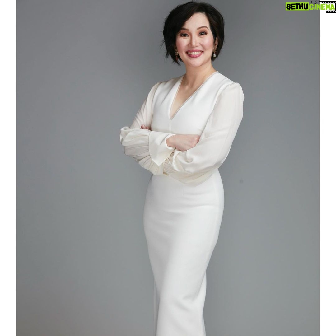 Kris Aquino Instagram - Hi... i’d like to re-introduce myself to all of you... My name is Kris Aquino, full name is Kristina Bernadette Cojuangco Aquino. i’m the youngest of the 5 children of Ninoy and Cory Aquino. And i’m the mom of Josh & Bimb. If you feel like getting re-acquainted, i’ll do my best to answer as truthfully as is PROPER, whatever questions you may now have for me. Ready na.