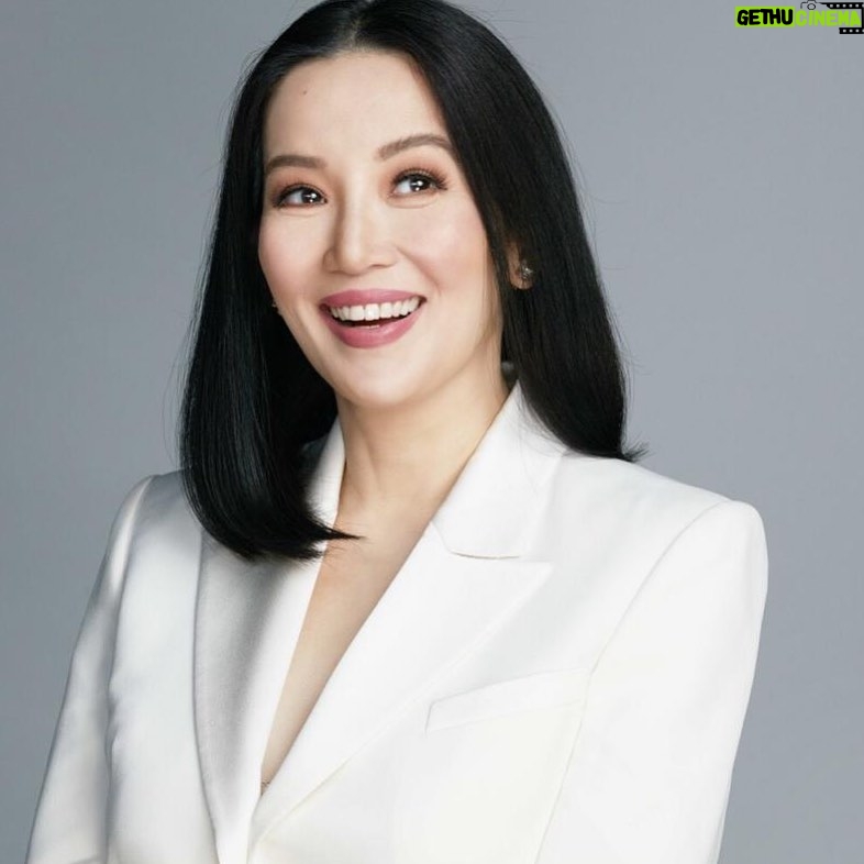 Kris Aquino Instagram - Sabi nyo, good vibes- because sometimes masunurin ako. To end our night with a big #smile. Photo from @ultherapyph @ultherapy 🤍🤍🤍