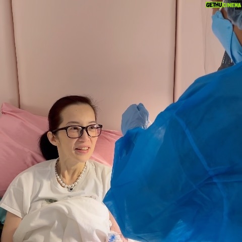 Kris Aquino - 122.5K Likes - Not a long caption:
Maraming salamat po sa lahat ng nagdasal for my recovery. Here’s the TRUTH as explained by my attending physician Dr. Niño Gavino, an exceptional Filipino American doctor based in Houston who successfully diagnosed what’s really wrong with my health.
i’ll miss you- my friends & followers very much. Time is now my enemy, naghahabol kami hoping na wala pang permanent damage to the blood vessels leading to my heart.
so many people to thank but I choose to do that privately. #grateful
For now and the next few years- sadly, it’s goodbye. Praying na kayanin ng katawan ko itong matinding pagsubok.
kahit 17 hours away na kami nila kuya josh & bimb to fly to & the Pacific Ocean separates the 🇵🇭 from 🇺🇸, i’d still like to end this with #lovelovelove
💛💛💛