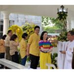 Kris Aquino Instagram - in the pic: Ate, Pinky, my brother-in-law Eldon, Viel, Bimb (na patangkad ng patangkad araw araw) and our cousin, Fr. Manoling... i’m sure after everything na nasabi ko, Noy will get HEALTHIER immediately. Maraming Salamat po sa lahat ng nag take time to message us today even if it’s not the “politically convenient” thing to do now, kaya nga sobrang na appreciate namin. P.S. my sons & i left early because tito rene saguisag was starting to speak & i wanted to be proper & not ask about the case Rebo’s handling according to showbiz news accounts. See, kaya ko naman mag behave. 😇 Happy Ninoy Aquino Day to all. 💛 Manila Memorial Park