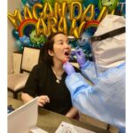Kris Aquino Instagram – ***Pictures are from when i took my swab test mid August, repeated it a week after plus the ECLIA blood test. We quarantined for 3 weeks.
i’ve been blessed w/ a loyal & dedicated TEAM. we went through a difficult time from mid August to early September when Covid-19 became REAL for us- kuya josh was in Tarlac, bimb & i were spared- BUT 4 tested positive. 1 of them needed 2 months to fully recover.
this month it was time to renew their health care plans & i switched to @insularhealthcareph.
i’m praying we stay SAFE and the worst is behind us BUT because i’m going back to work- it’s my responsibility to take care of my team, my sons, and me. i chose @insularhealthcareph because they have doctors you can consult with 24/7 through telemedicine… i got an additional plan because my sisters are anxious that i’ll be on location starting this week & i do have my autoimmune issues- i was convinced to choose InLife Health Care because they have the Emergency Response Program through Lifeline Arrows PLUS the Advanced Life Support Ambulance & Medical Airlifts.
i learned from seeing it up close, no matter how cautious you are, illness & accidents can happen. i should take care of my family and those who take care of us.
i have 50 @insularhealthcareph ER Care cards with coverage up to P100,000 including for COVID-19… kailangan natin alagaan ang isa’t isa, and i feel blessed to be able to SHARE this with you. please LIKE this post & tell me why you or someone you LOVE will benefit from this ER Care card. #takecareteam