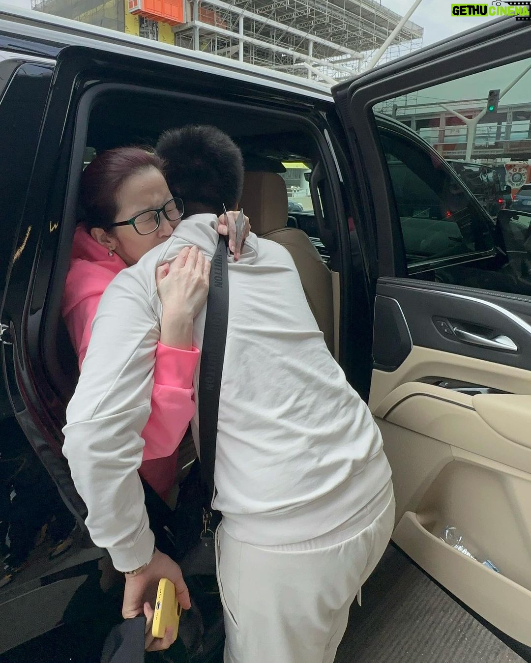 Kris Aquino - 184.8K Likes - Tuesdays are my immunosuppressant/chemotherapy day. He left to fly home on Wednesday - i only have until the end of June until i need to lessen my activities in high density places because by then my immunity will be too weak to fight any infection.
Bimb & i discussed it, nakikita ko yung stress & anxiety my bunso was feeling. He’s had to grow up so fast because he needed to learn to be responsible in helping taking care of me; kawawa kasi nakikita nya the many new physical physical manifestations because from 3 when we came to the 🇺🇸 a year ago, naging 5 na yung diagnosed autoimmune conditions ko. As his mama i felt for a few months he deserves to enjoy being 16.
i knew after a year bimb was longing to be with his various titas (my sisters, cousins, and friends); titos (my brothers in law, cousins in law and the husbands of my friends); his many cousins & the kids of my friends. i love you 🍯, it was heartwarming to see you & kuya together. Thank you @michaelleyva_ for being part of our family.
i love you w/ my whole heart, kuya & bimb. Mama promised she’ll go through all treatments so i’ll be around, God willing, while you both still need me. 💛💛💛
