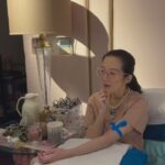 Kris Aquino Instagram – You’ve all been part of my road to better health journey… ayokong may itago sa inyo… 

BECAUSE i’m very GRATEFUL for all your prayers… bago mag next dose ng Xolair about a week from now, (which i am reacting to in a good way) gagawin ko na yung tests requested by my hematologist, who was also our mom’s oncologist, Dr Francis. 

Although wala po akong cancer markers in my blood tests,  meron syang mga gusto pang ma rule out before we leave in less than 2 weeks. Hindi po ako takot sa tests, i prefer to know para kung maaagapan or may treatments, procedures, or solutions – magawa na soonest na walang delay. 

So this Friday nag YES ako sa Pet Scan, Endoscopy, plus bone marrow biopsy (i was warned 5 days of discomfort after) BECAUSE i have full confidence in my team of doctors: my anesthesiologist, Dr. Jonnel (like before hindi po ako nagbibigay ng last names)… pain management, Dr. Henry (inalagaan na nya ‘ko when i had 3 impacted wisdom teeth surgically removed all in 1 go)… Dr. G, Dr Piano, Dr Katcee, Dr  Nikki, Dr Cricket, Dr Hazel, Dr Nick, and sorry i just trusted Dr Francis with the endocrinologist he chose so i didn’t even ask for his name.

Makulit ako, please also pray for my sisters who worry so much for the “baby” of the family (bunso po kasi), my sons, my trusted friends & my TEAM na talagang walang iwanan. 

God bless you all. Thank you. 🤗

P.S.Last week i know i hurt Sen @joelvillanueva’s feelings, although it was a private exchange of texts, publicly i’d like to sincerely apologize sobrang napahiya ako dahil sa isang “program” that listed speakers & guests. i’m sorry Sen @joelvillanueva, maling mali ako for questioning your sincerity regarding my brother, Noy- pasensya ka na very protective of his memory- bumabawi kasi sa mga pagka brat ko sa kanya. #peace ☮️ #trust 😇 respect 🤝 and #lovelovelove 💛💛💛 na sana tayo ulit? Para sa kay Noy? i’m really trying my best to learn #humility na matagal nyang wish for me. 🙏