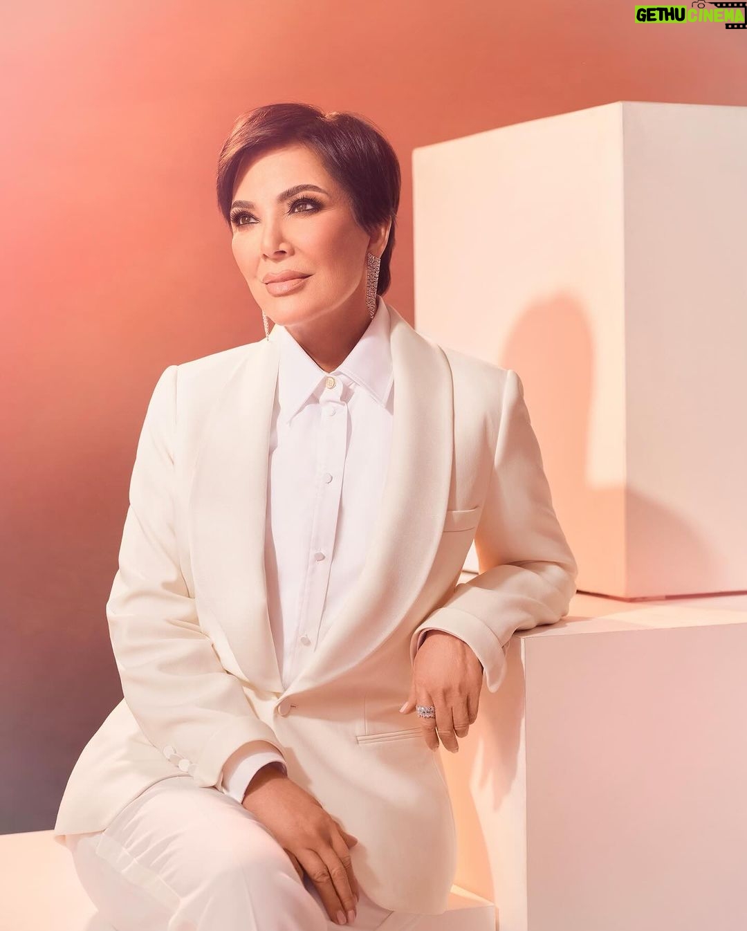 Kris Jenner Instagram - I’ve lived in California my entire life and I am so blessed to call LA home. This magical city is so full of life, creativity, energy and opportunity. There’s just no place like LA!! Thank you @lamag for naming me your Woman of the Year! #LAMag #LosAngelesMagazine