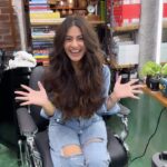 Krishna Mukherjee Instagram – Did you guys like my haircut? 😍 
Thank you @amityashwant_hair ♥️
And A day out with my Girls 🫶🏻♥️ @shireenmirza @sonali_singh4