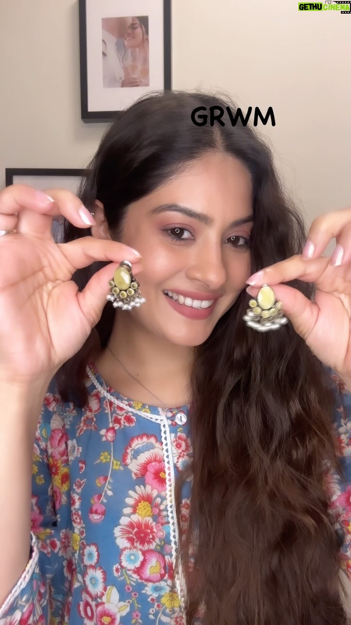 Krishna Mukherjee Instagram - 🔥 Happy lohri 🔥 #grwm #lohri