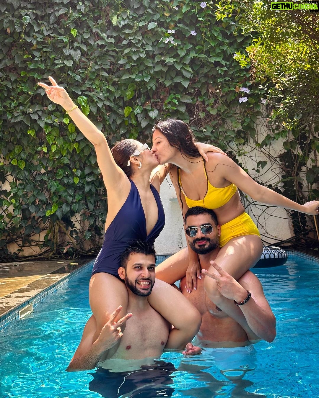 Krishna Mukherjee Instagram - Almost exactly after a year the four of us are in Goa again.. #Anniversarysoonđ and couldnât have asked for a better place then to hang out in this Private Luxury Villa - Penache by @stay.elivaas , thank you for the wonderful memories âĽď¸ . #LuxuryVillaGetaways #ElivaasStay @tigvillas.goa Assagao, Goa, India