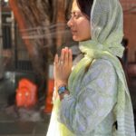 Krishna Mukherjee Instagram – Om Sai Ram 🙏🏻🌹

Outfitby- @bunaai 🌹 Shirdi-SaiBaba