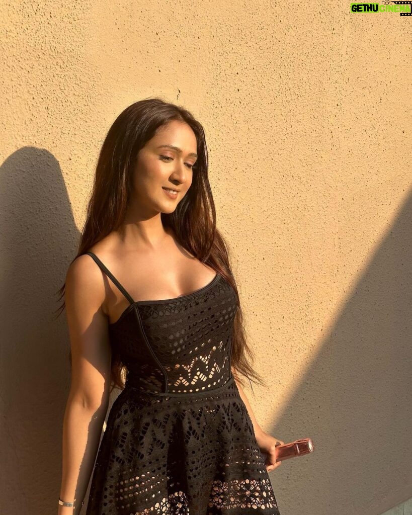 Krissann Barretto Instagram - It’s like I’m 3 different people 🤣♥ #picture #picoftheday #outfit #ootd #fit #look #insta #instagood #instadaily #instagram #girl #black #sunkissed #golden #blessed #grateful #thankyou