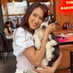 Krissann Barretto Instagram - I had the most therapeutic Sunday with these angels ♥️ #paintwithpuppies was soooo much fun ♥️ @pawasana_ Thankyou so much for this lovely experience ♥️ You never really know true love till you have experienced the love of a dog ♥️ if you or anyone you know is looking to adopt or foster a pup please DM @pawasana_ ♥️ We had such an amazing time at @outofthebluebombay they have a new must try menu ♥️ #love #grateful #happy #babies #puppy #puppylove #painting #puppies #adopt #blessed #picoftheday #insta #instagood #instalike #instagram #sunday #bff #happy #thankyou