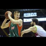 Kristaps Porziņģis Instagram - Tomorrow game against Manresa!! 🏀#SevillaNoSeRinde #Focused