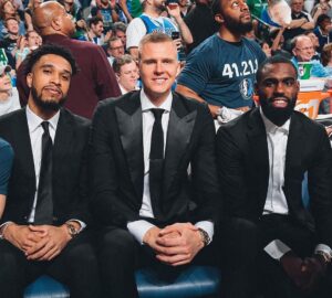 Kristaps Porziņģis Instagram - My guys @courtneylee @timmyjr10