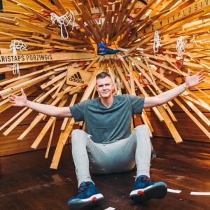 Kristaps Porziņģis Instagram - 🗽