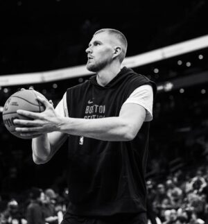 Kristaps Porziņģis Instagram - i wish it was colder outside