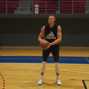 Kristaps Porziņģis Instagram - Lab work