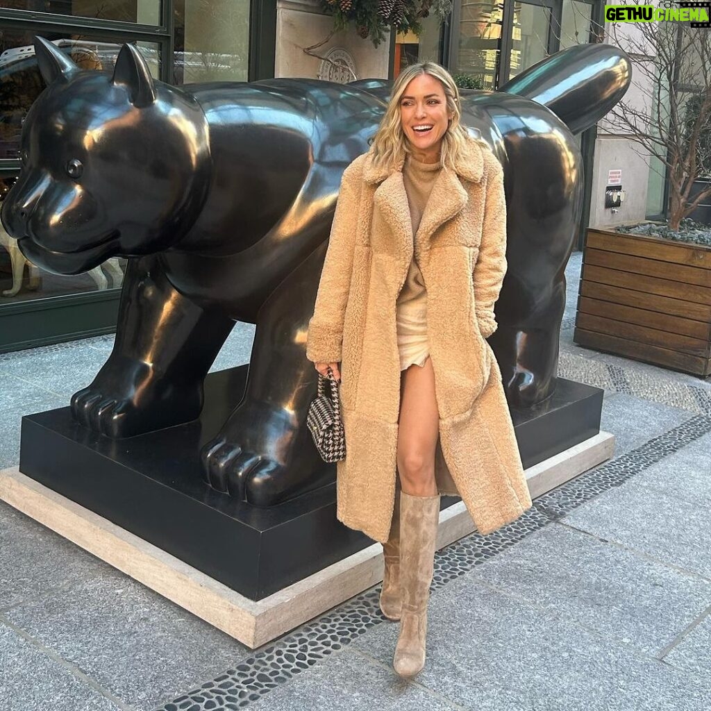 Kristin Cavallari Instagram - Vesper martini kinda trip New York, New York